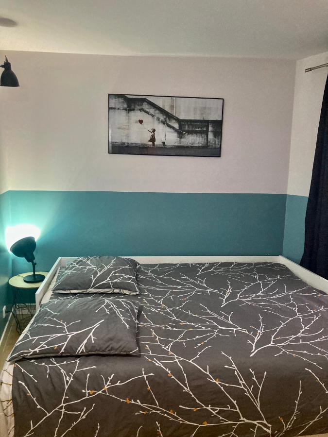 Alex Place'S Saint-Ouen-l'Aumone Bagian luar foto