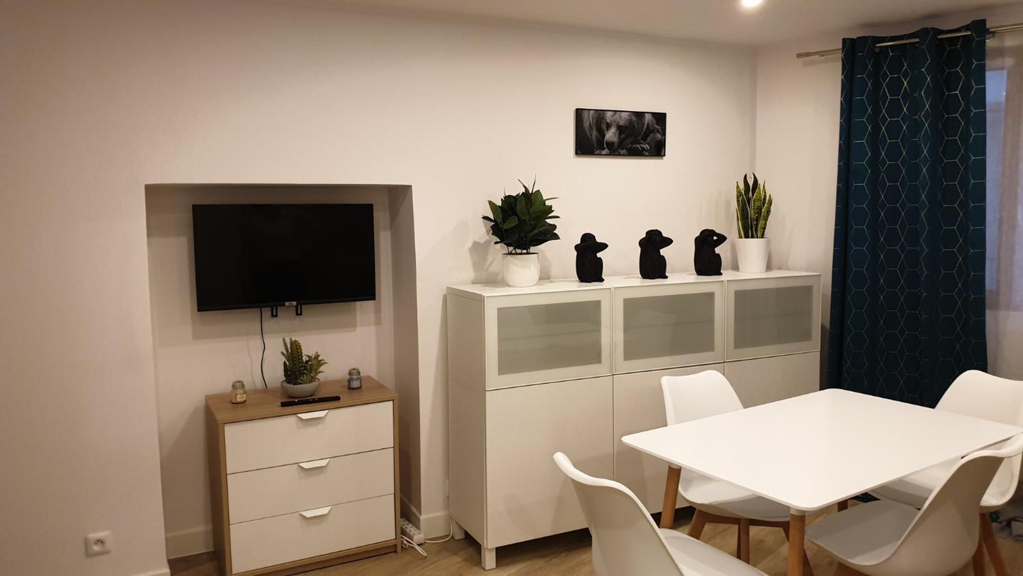 Alex Place'S Saint-Ouen-l'Aumone Bagian luar foto