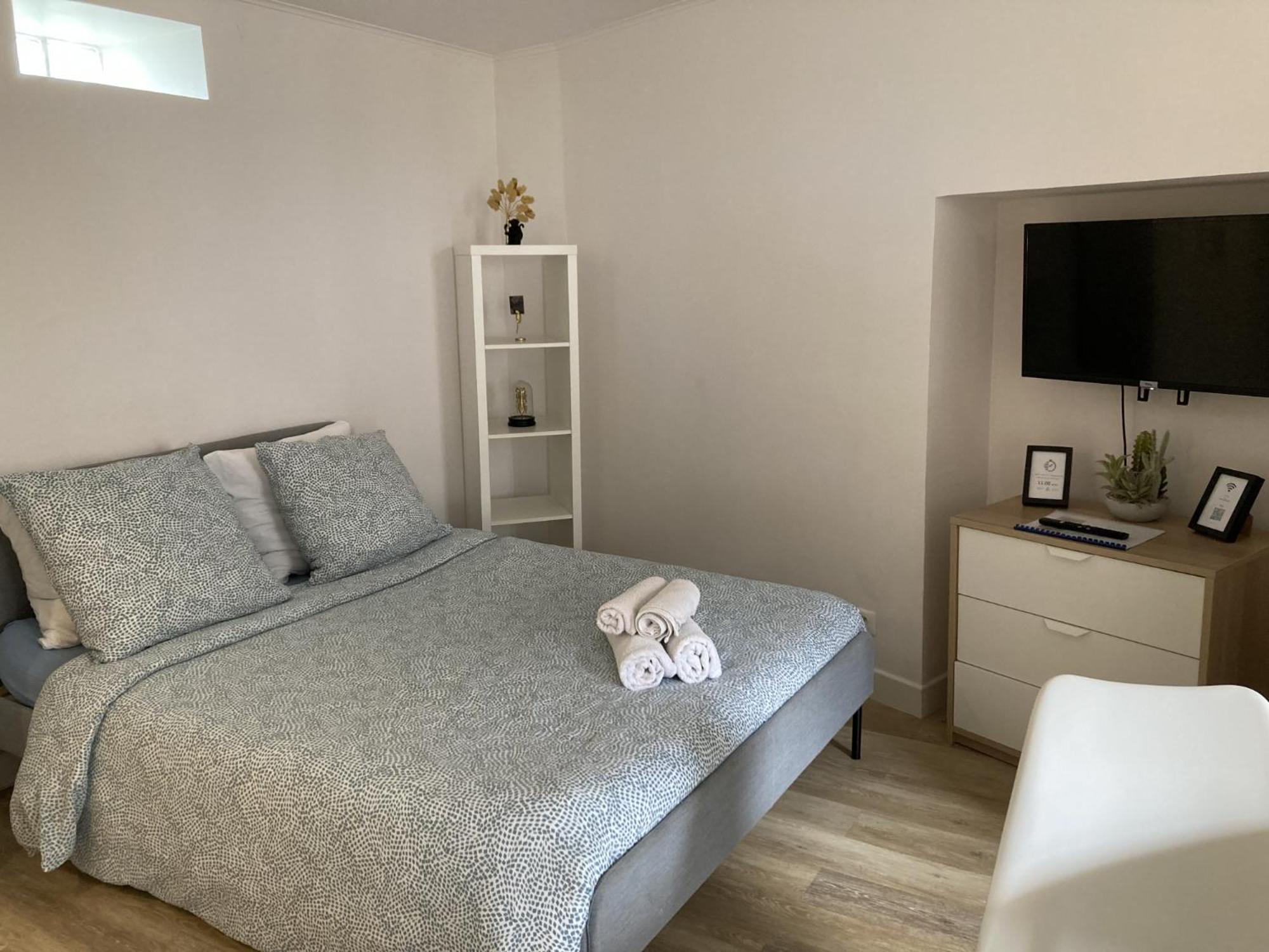 Alex Place'S Saint-Ouen-l'Aumone Bagian luar foto